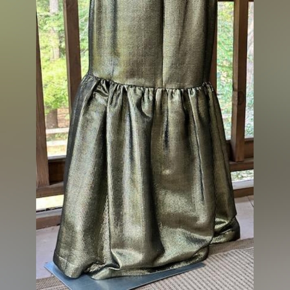 BCBG Maxazra Skirt Set - Picture 3 of 8